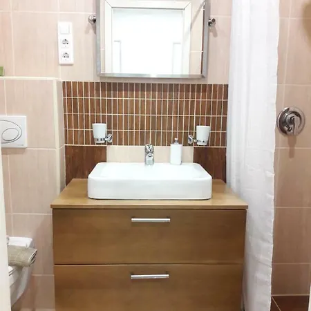 Apartment Beige & Brown *