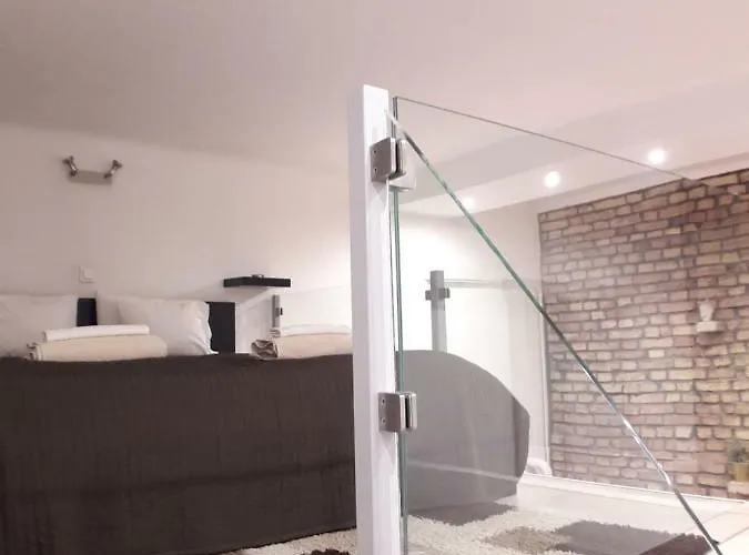 Beige & Brown Apartament