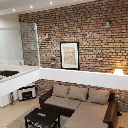 Beige & Brown Apartment *