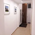 Beige & Brown Apartmán